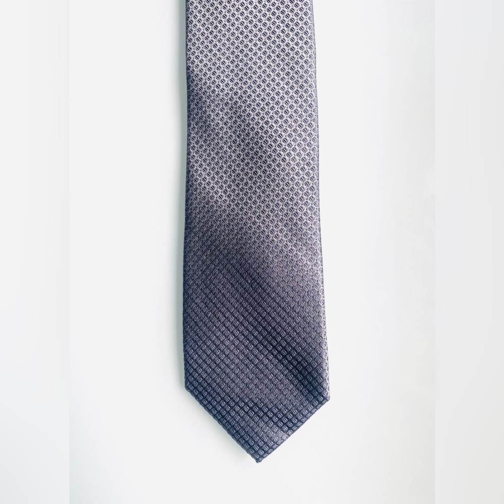 Calvin Klein Silver and Gray Geometric Tie